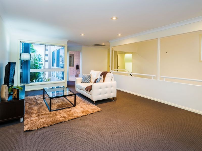 10 Sundance Way, Runaway Bay QLD 4216