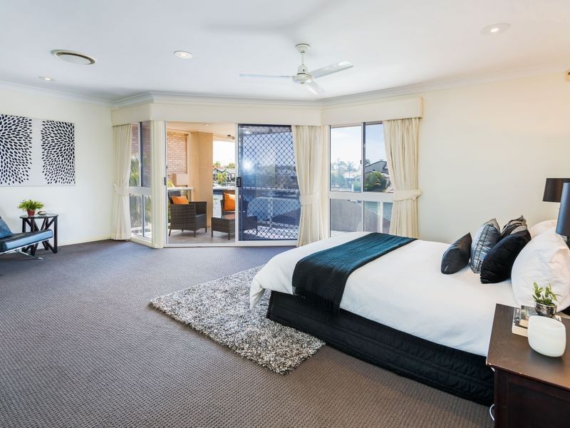 10 Sundance Way, Runaway Bay QLD 4216