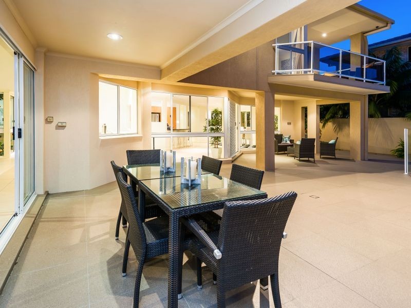 10 Sundance Way, Runaway Bay QLD 4216