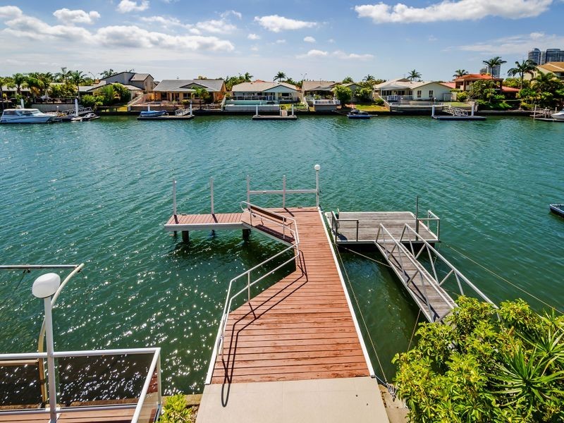 10 Sundance Way, Runaway Bay QLD 4216