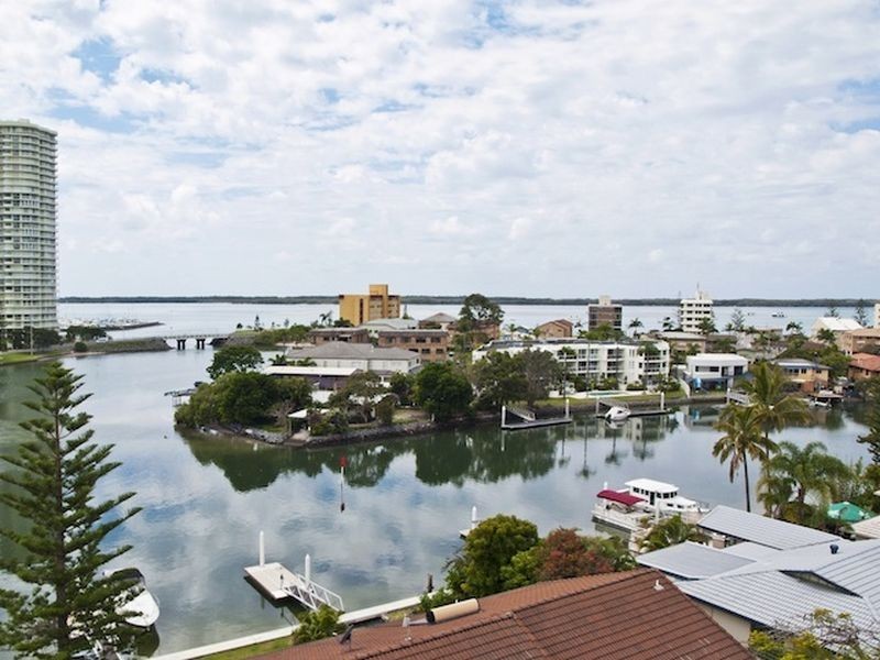 25 Margaroola Avenue, Biggera Waters QLD 4216