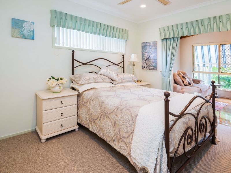 150 Paradise Parade, Paradise Point QLD 4216