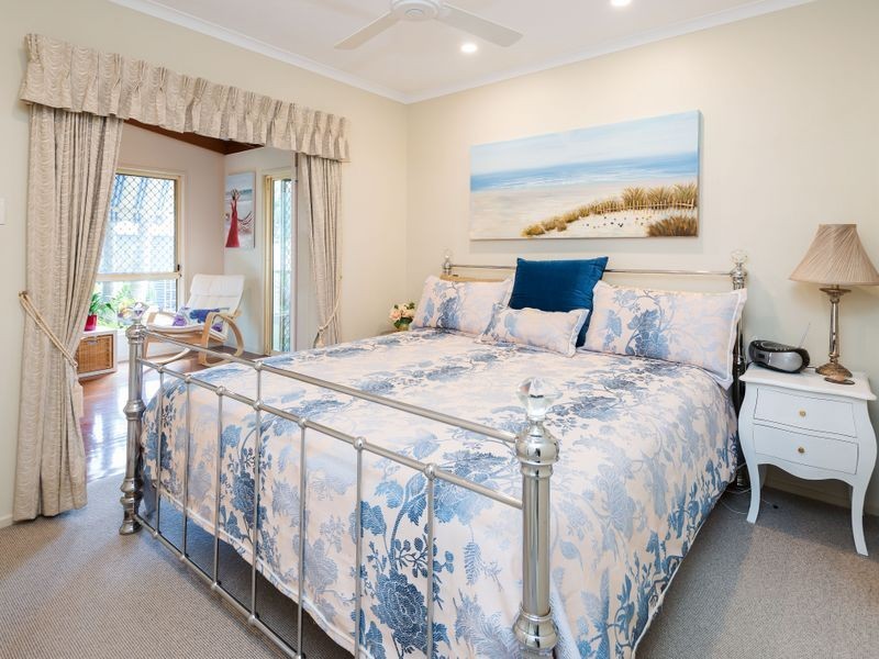 150 Paradise Parade, Paradise Point QLD 4216