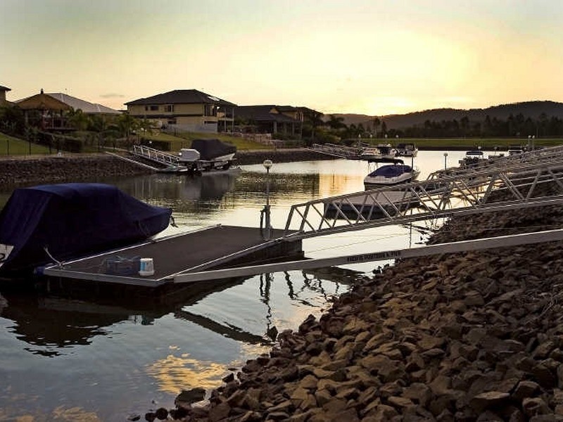 2 North Bank Court, Helensvale QLD 4212