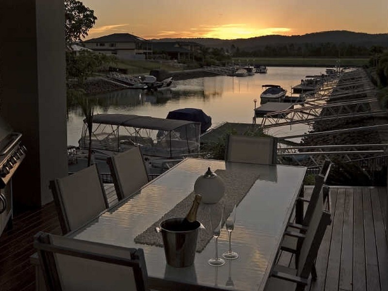 2 North Bank Court, Helensvale QLD 4212