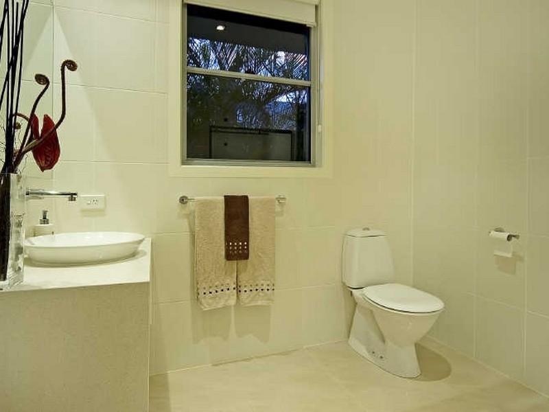 2 North Bank Court, Helensvale QLD 4212