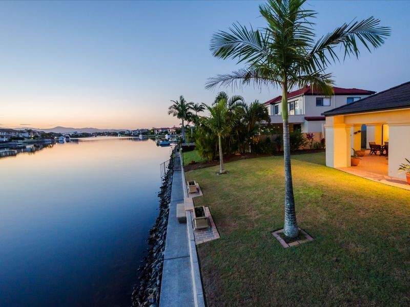 6 Champagne Boulevard, Helensvale QLD 4212