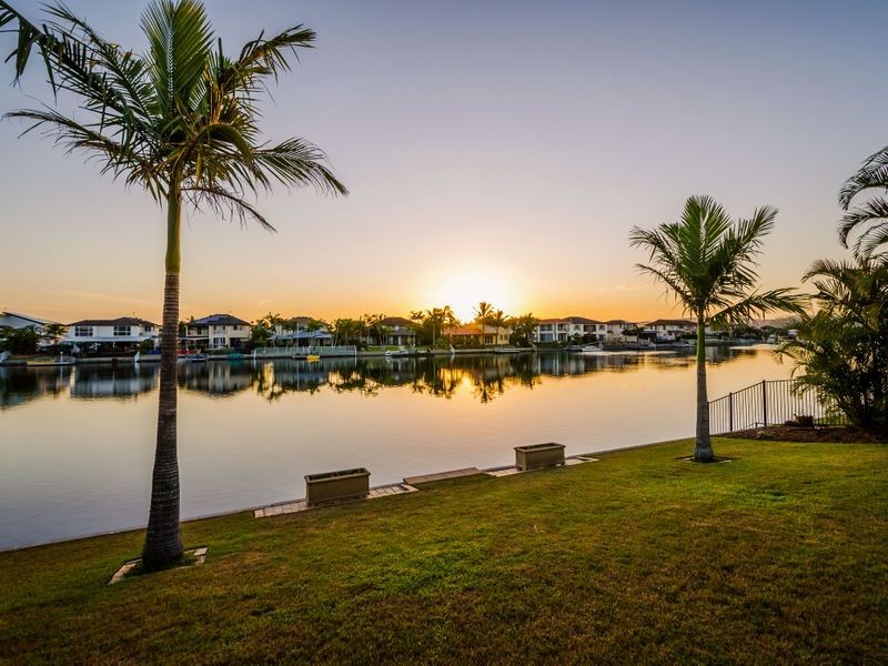 6 Champagne Boulevard, Helensvale QLD 4212