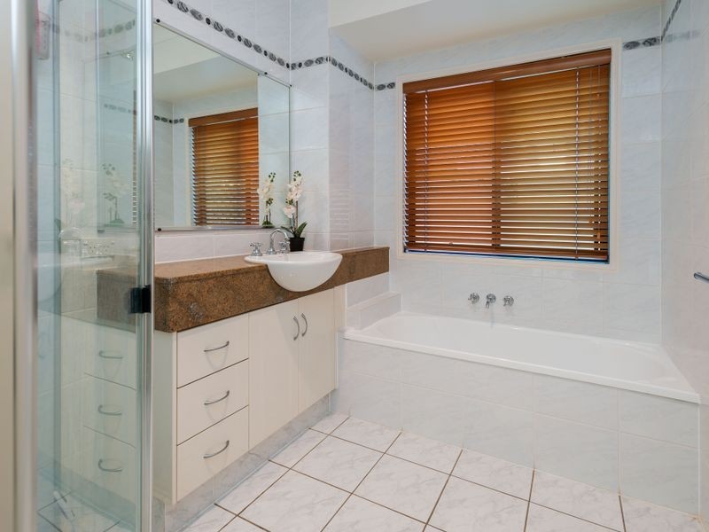 6 Champagne Boulevard, Helensvale QLD 4212