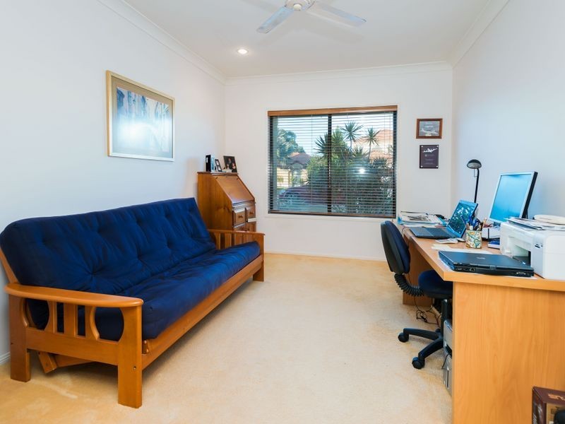 6 Champagne Boulevard, Helensvale QLD 4212