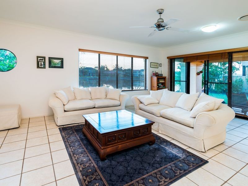 6 Champagne Boulevard, Helensvale QLD 4212