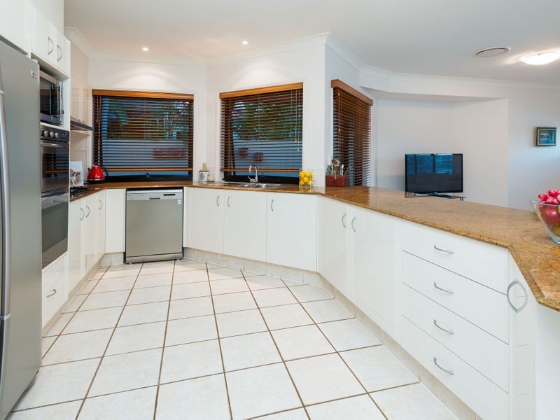 6 Champagne Boulevard, Helensvale QLD 4212