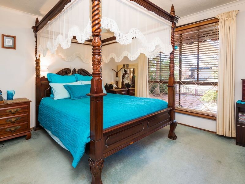 16 Ballard Place, Coombabah QLD 4216