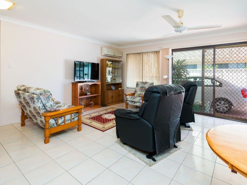 2/16 Rouen Avenue, Paradise Point QLD 4216