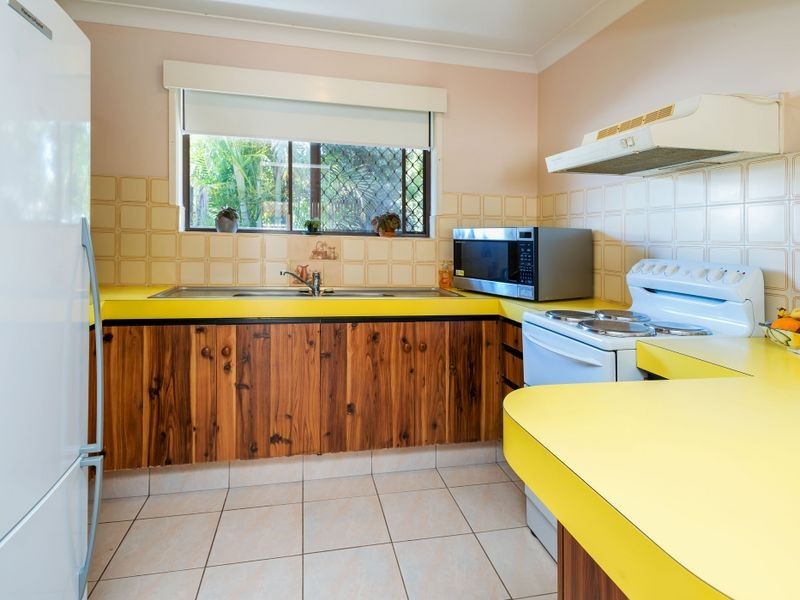 2/16 Rouen Avenue, Paradise Point QLD 4216