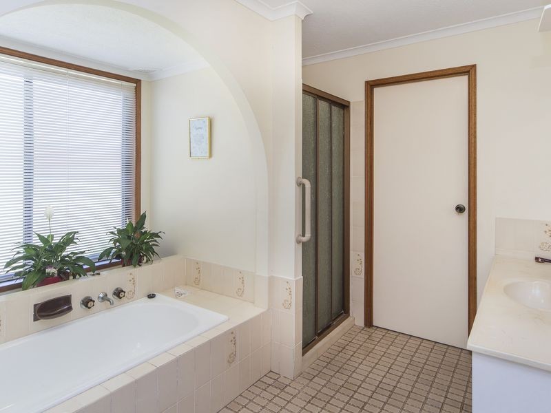 6 Ballard Place, Coombabah QLD 4216