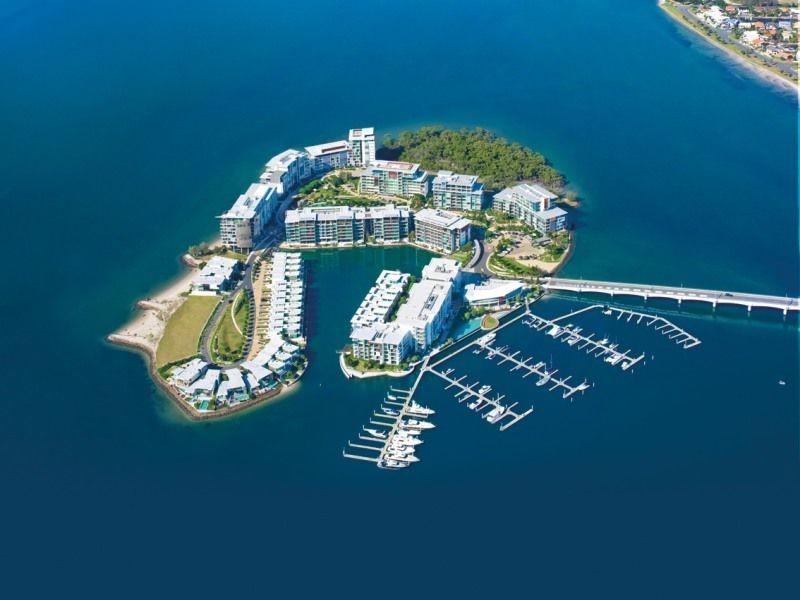 2105/2 Ephraim Island, Paradise Point QLD 4216