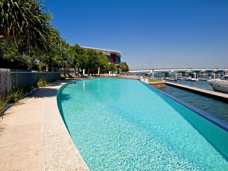 2105/2 Ephraim Island, Paradise Point QLD 4216