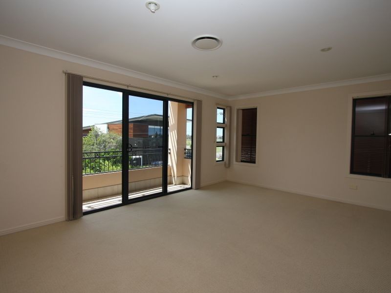 20A Killowill Avenue, Paradise Point QLD 4216