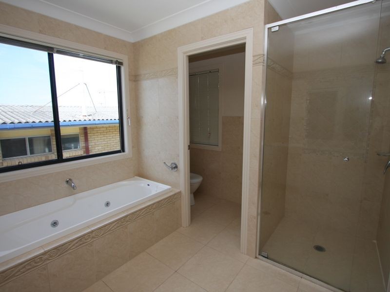 20A Killowill Avenue, Paradise Point QLD 4216
