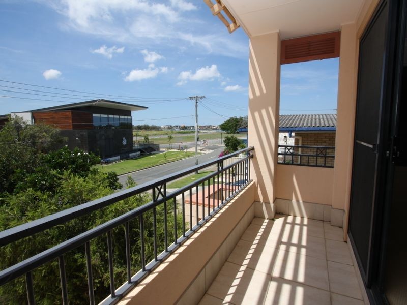 20A Killowill Avenue, Paradise Point QLD 4216