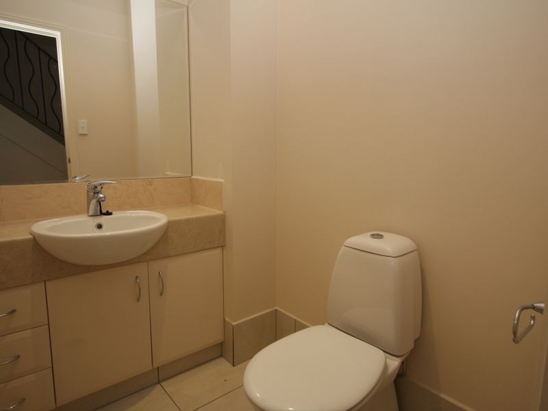 20A Killowill Avenue, Paradise Point QLD 4216