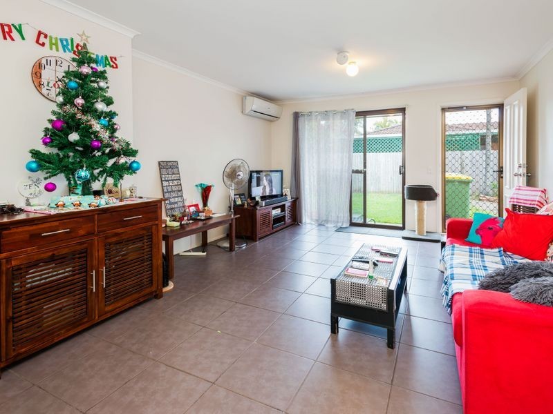 2/267 Government Road, Labrador QLD 4215