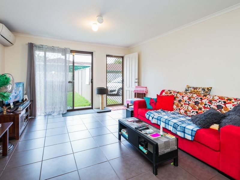 2/267 Government Road, Labrador QLD 4215