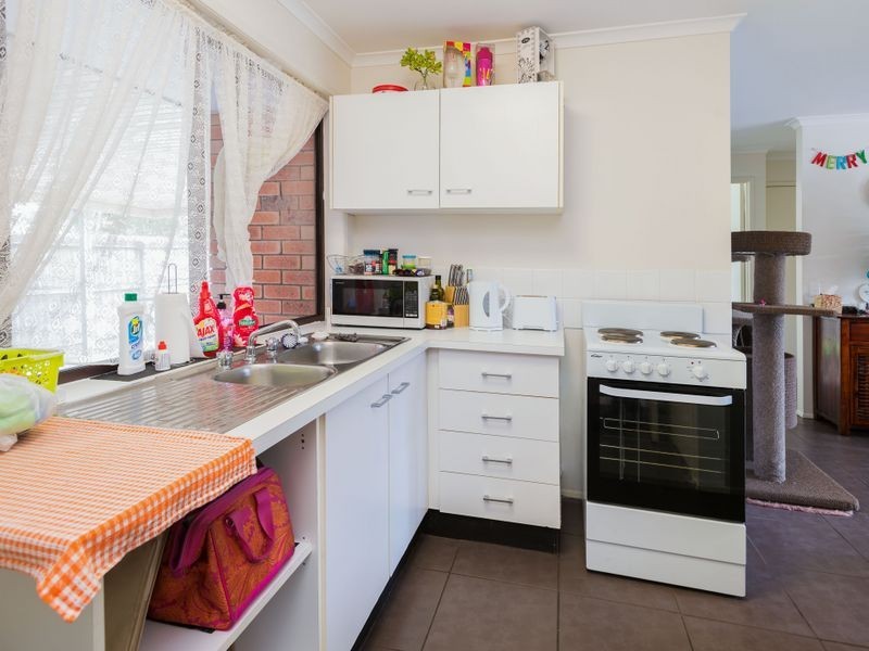 2/267 Government Road, Labrador QLD 4215