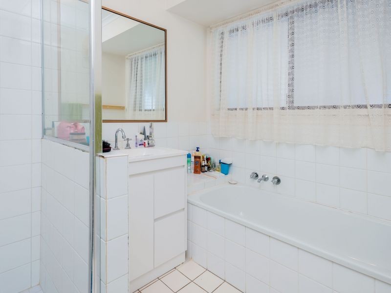 2/267 Government Road, Labrador QLD 4215