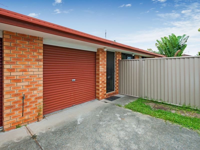 2/267 Government Road, Labrador QLD 4215