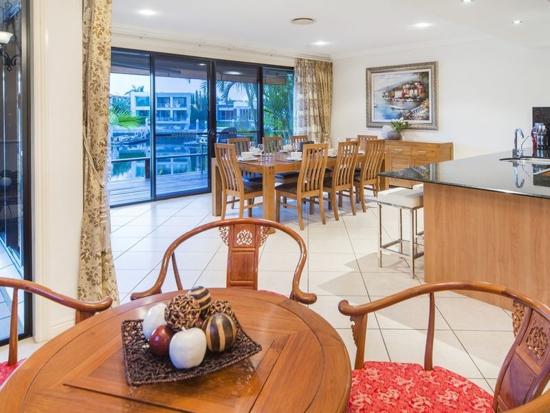 17 King Charles Drive, Sovereign Islands QLD 4216