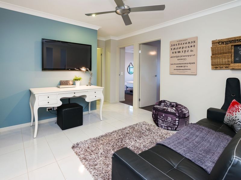 16 Mariner Avenue, Hope Island QLD 4212