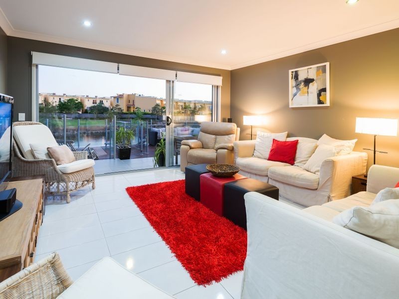 16 Mariner Avenue, Hope Island QLD 4212