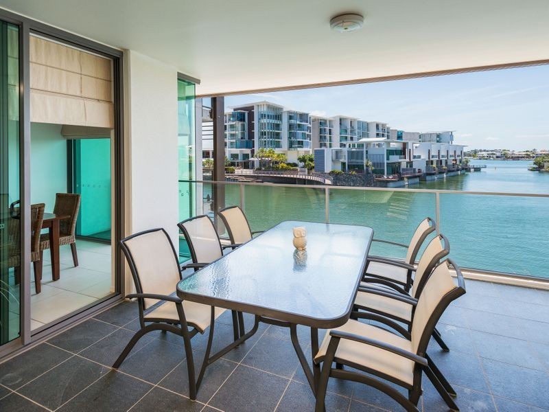 6203/2 Ephraim Island, Paradise Point QLD 4216
