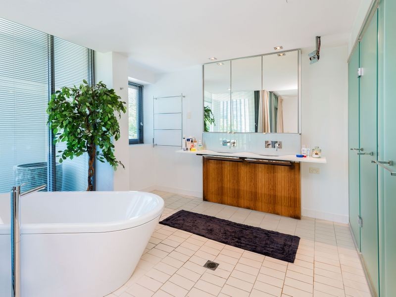 6203/2 Ephraim Island, Paradise Point QLD 4216