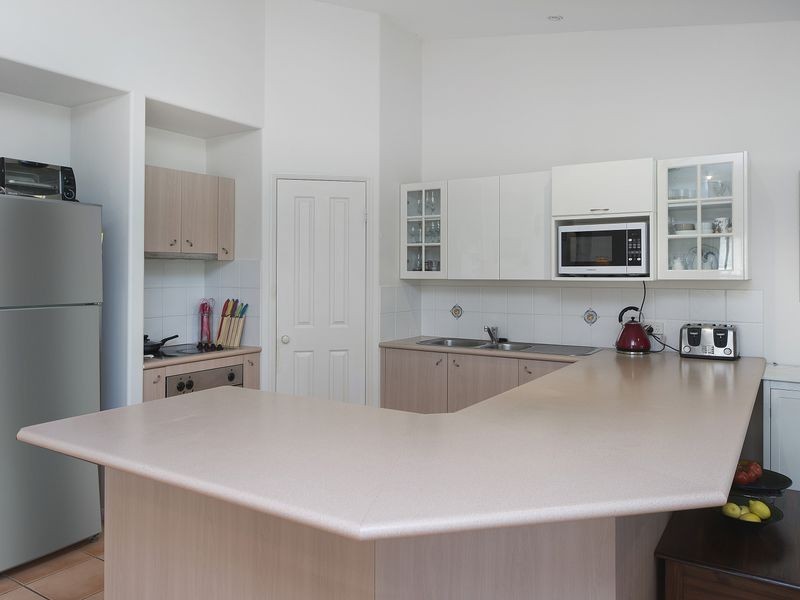 2/3 Ashlee Court, Coombabah QLD 4216