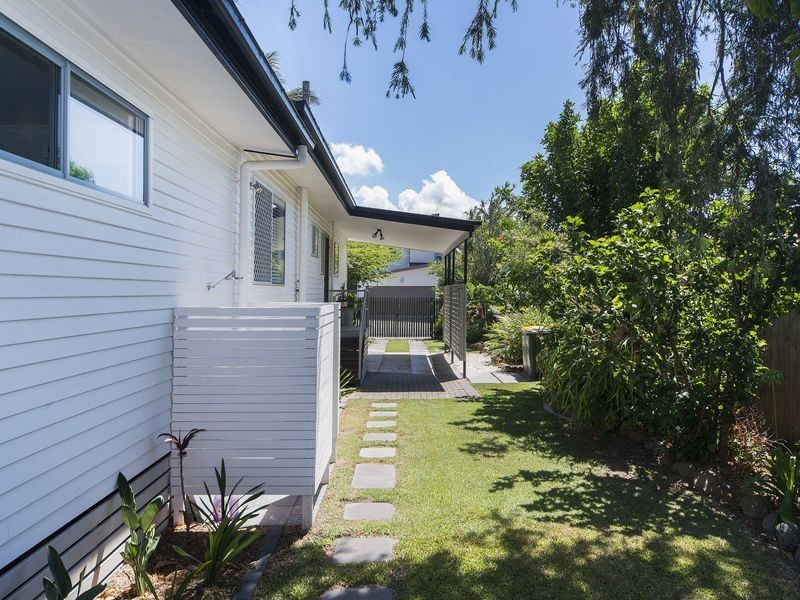 15 Wynflo Street, Labrador QLD 4215
