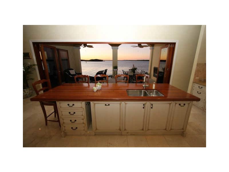 12 KNIGHTSBRIDGE PARADE EAST, Sovereign Islands QLD 4216