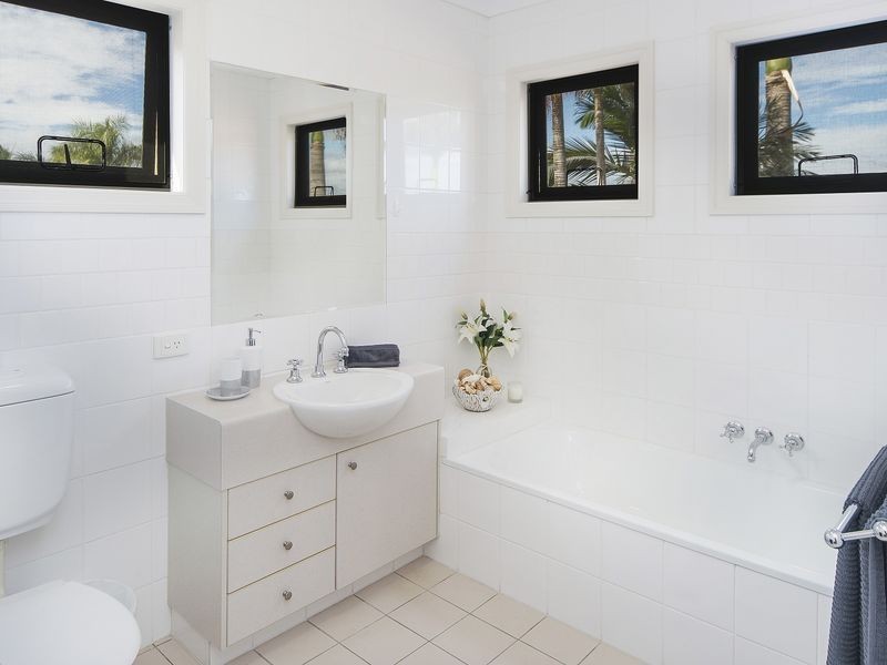 27 Shinnecock Close, Hope Island QLD 4212