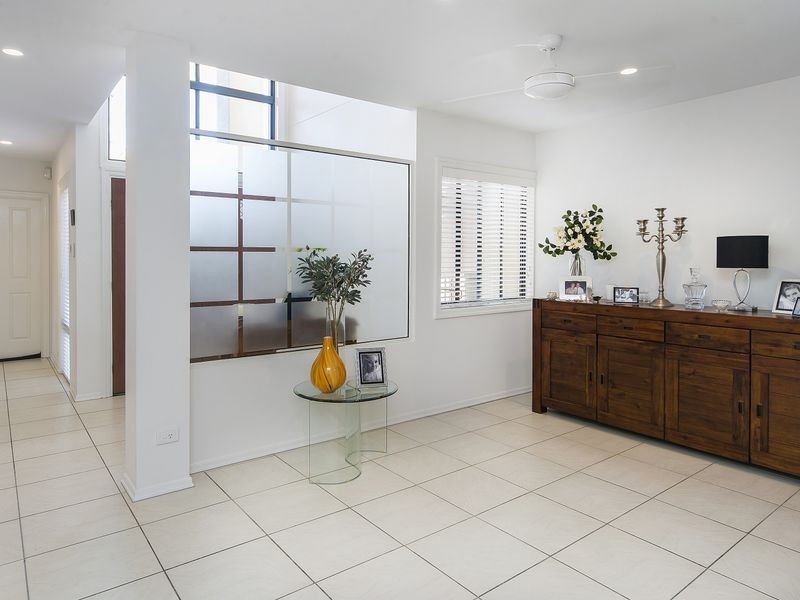 27 Shinnecock Close, Hope Island QLD 4212