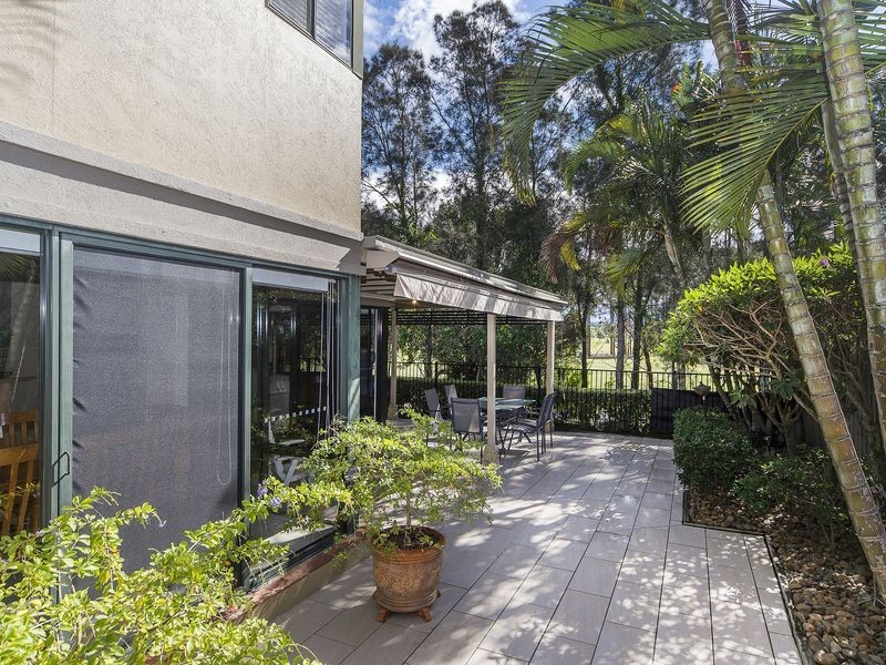 27 Shinnecock Close, Hope Island QLD 4212