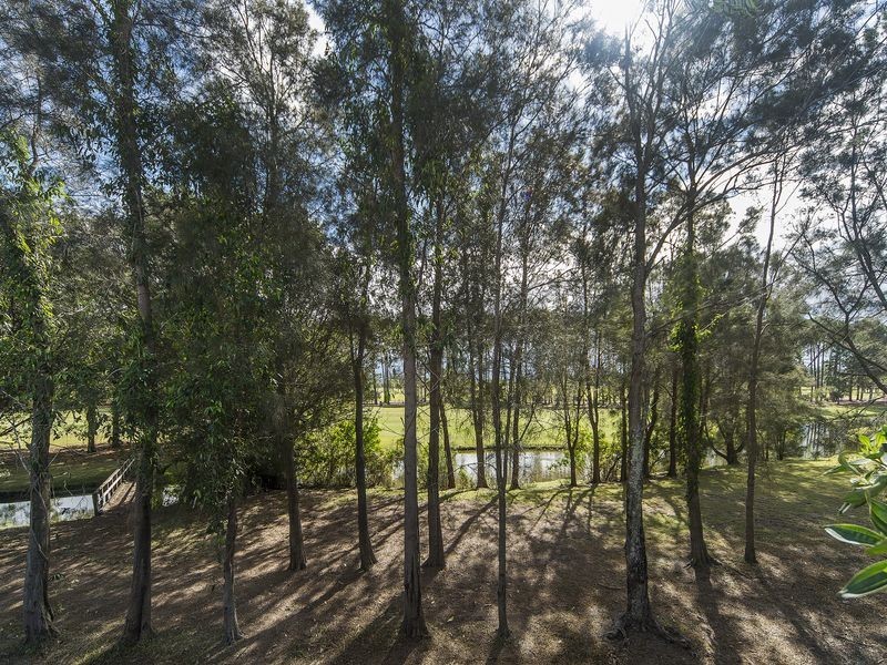 27 Shinnecock Close, Hope Island QLD 4212