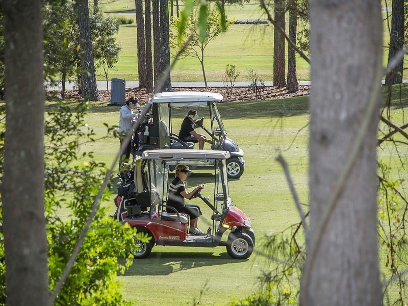 27 Shinnecock Close, Hope Island QLD 4212