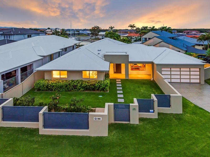 10 Namatjira Street, Paradise Point QLD 4216