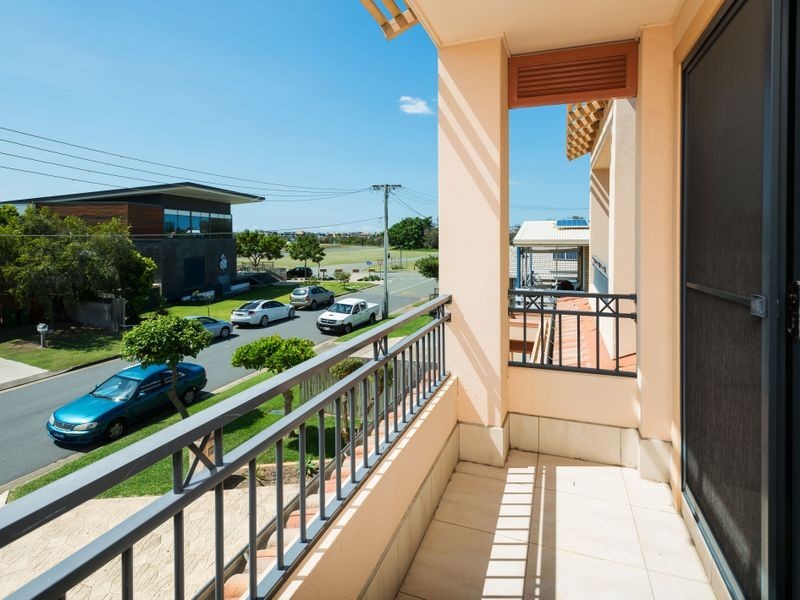 20B Killowill Avenue, Paradise Point QLD 4216