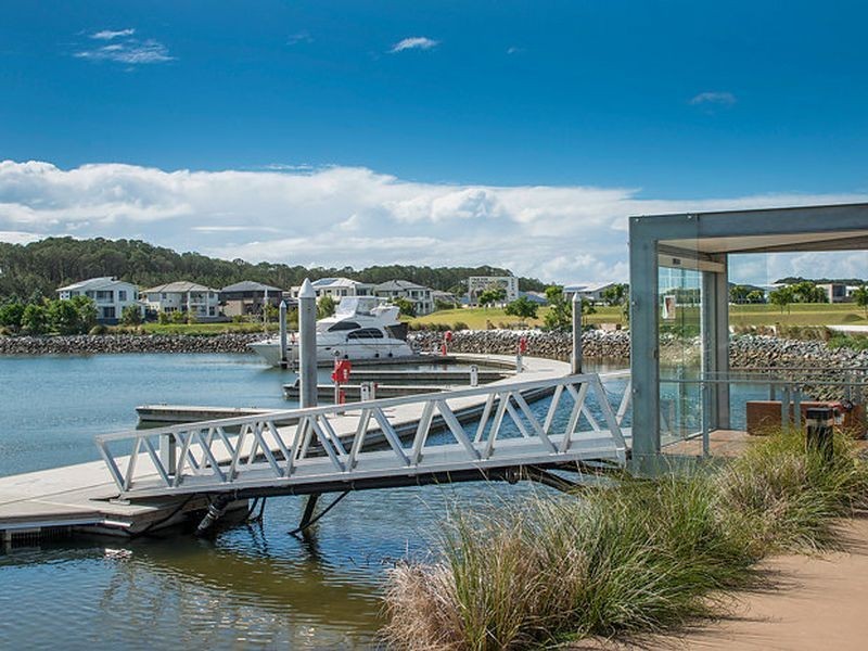 915/11 Beacon Lane, Hope Island QLD 4212