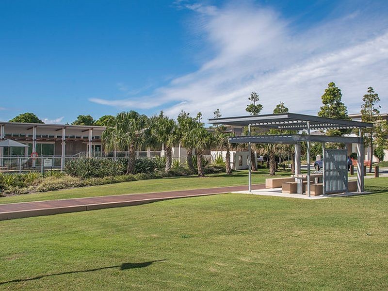 915/11 Beacon Lane, Hope Island QLD 4212