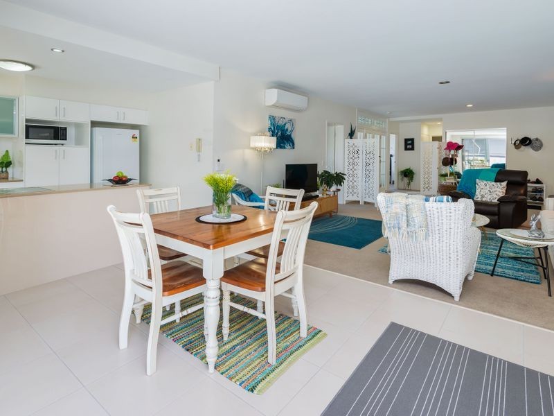 6/8-10 Victor Avenue, Paradise Point QLD 4216