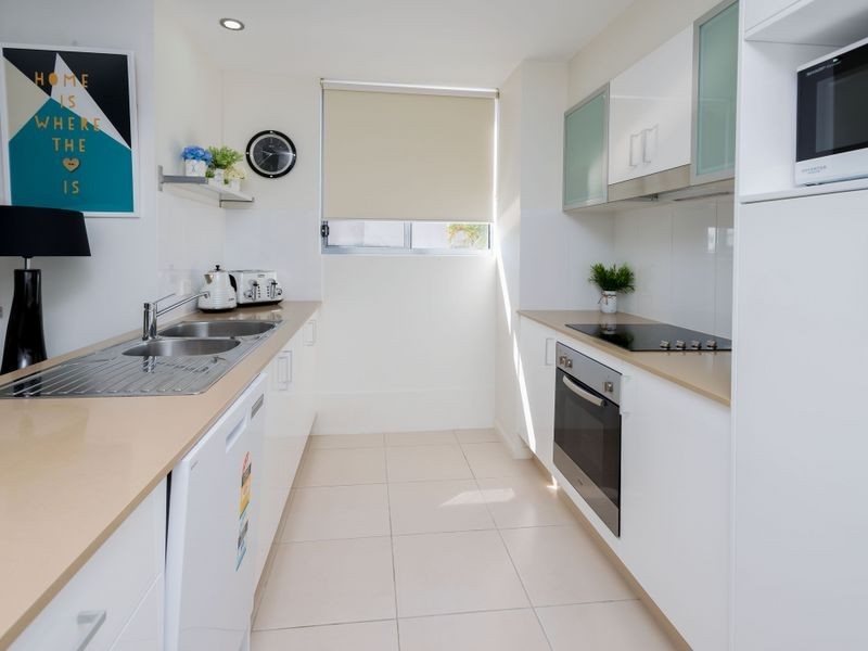 6/8-10 Victor Avenue, Paradise Point QLD 4216